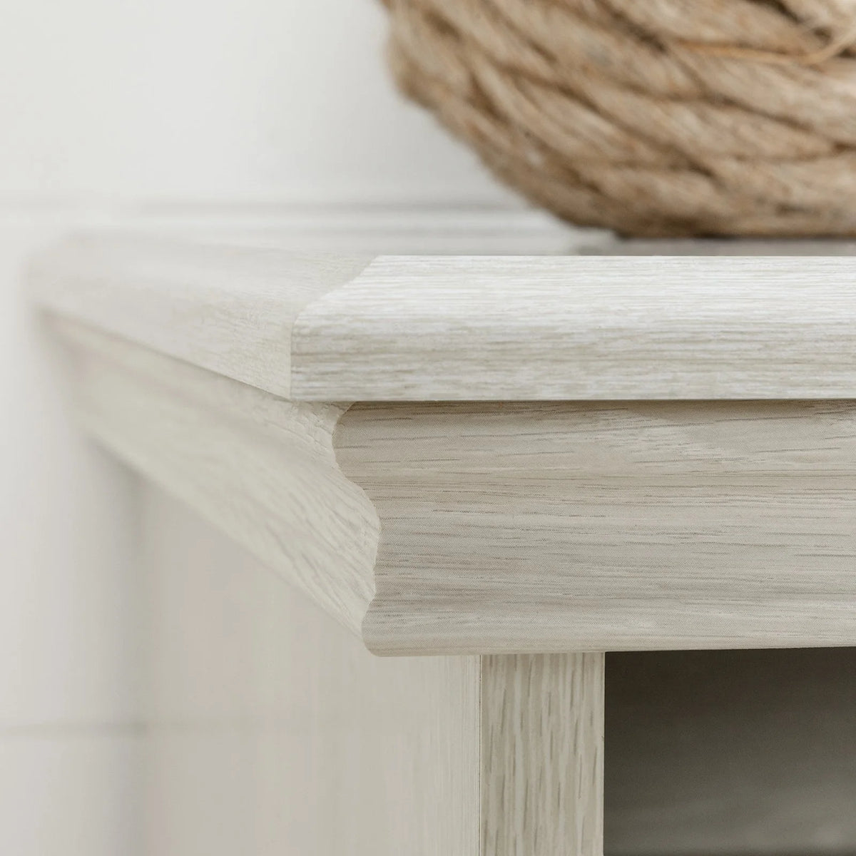 White 2-Drawer Nightstand V8773