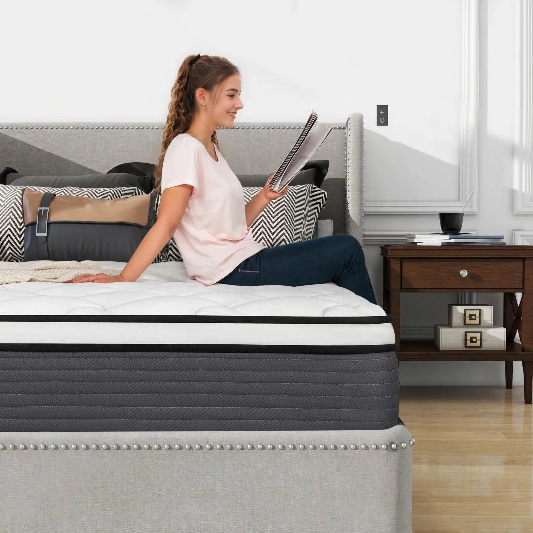 Queen 12 Inch Hybrid Innerspring Mattress with Memory Foam S894076