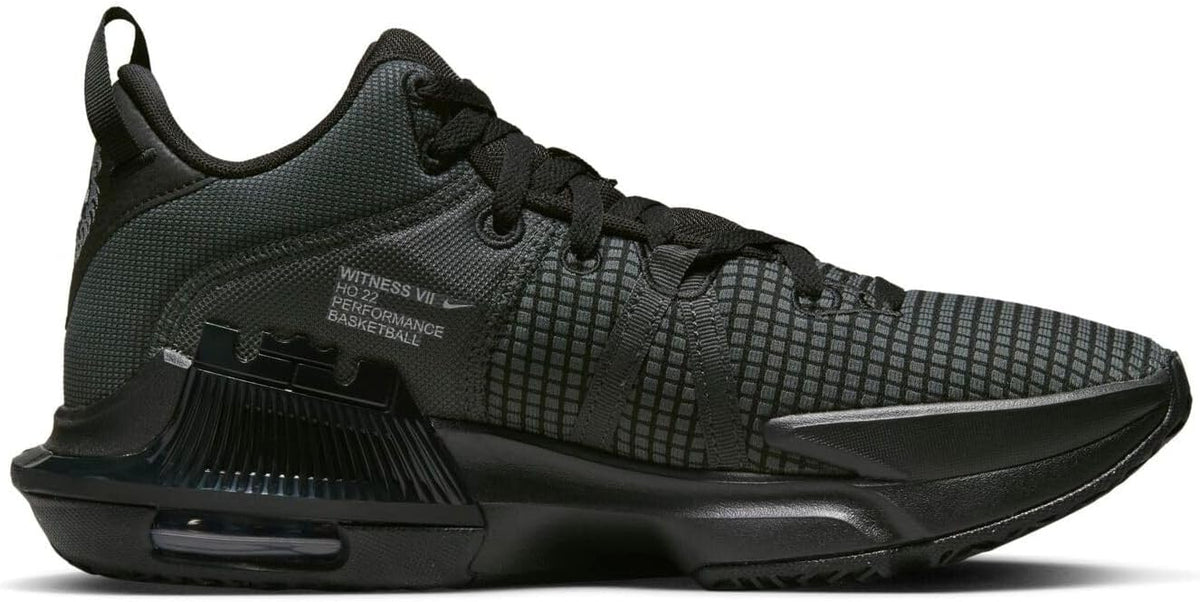Black Basketball Shoes Y664591