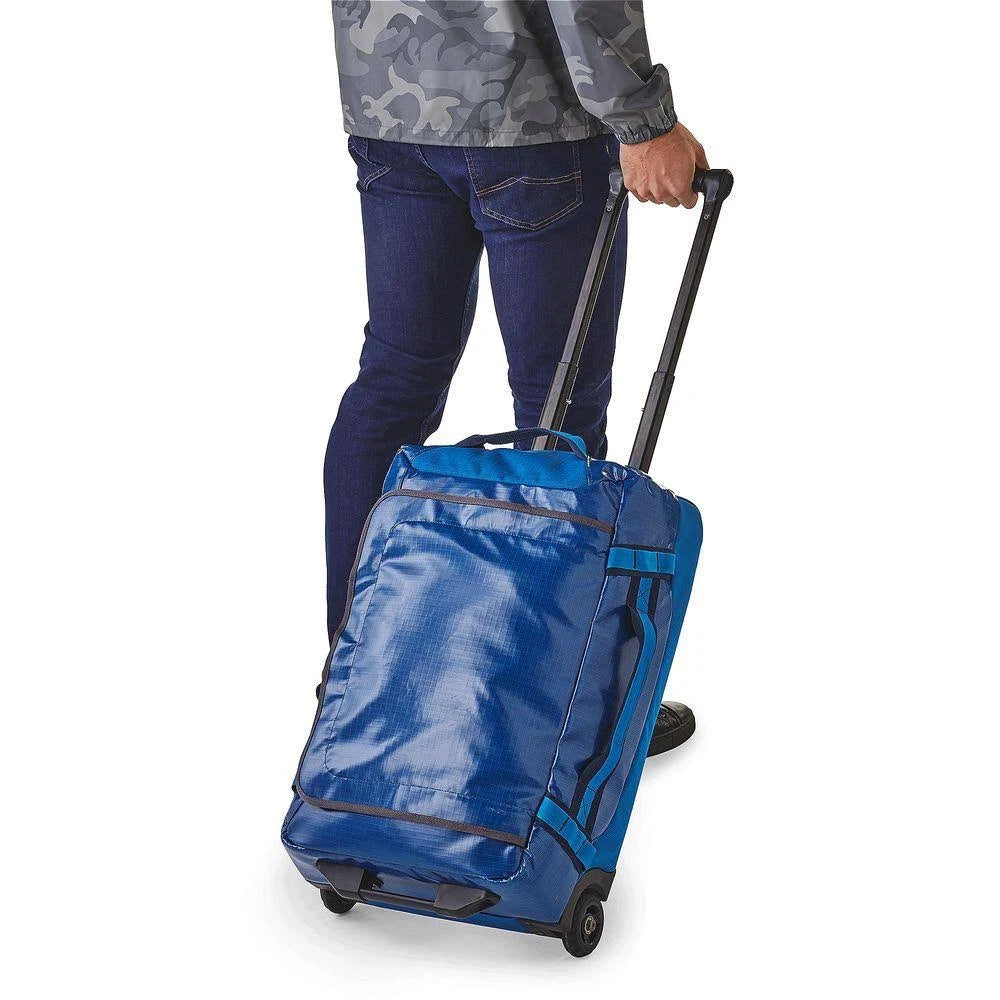 Black 40 Liters Wheeled Duffel M7890