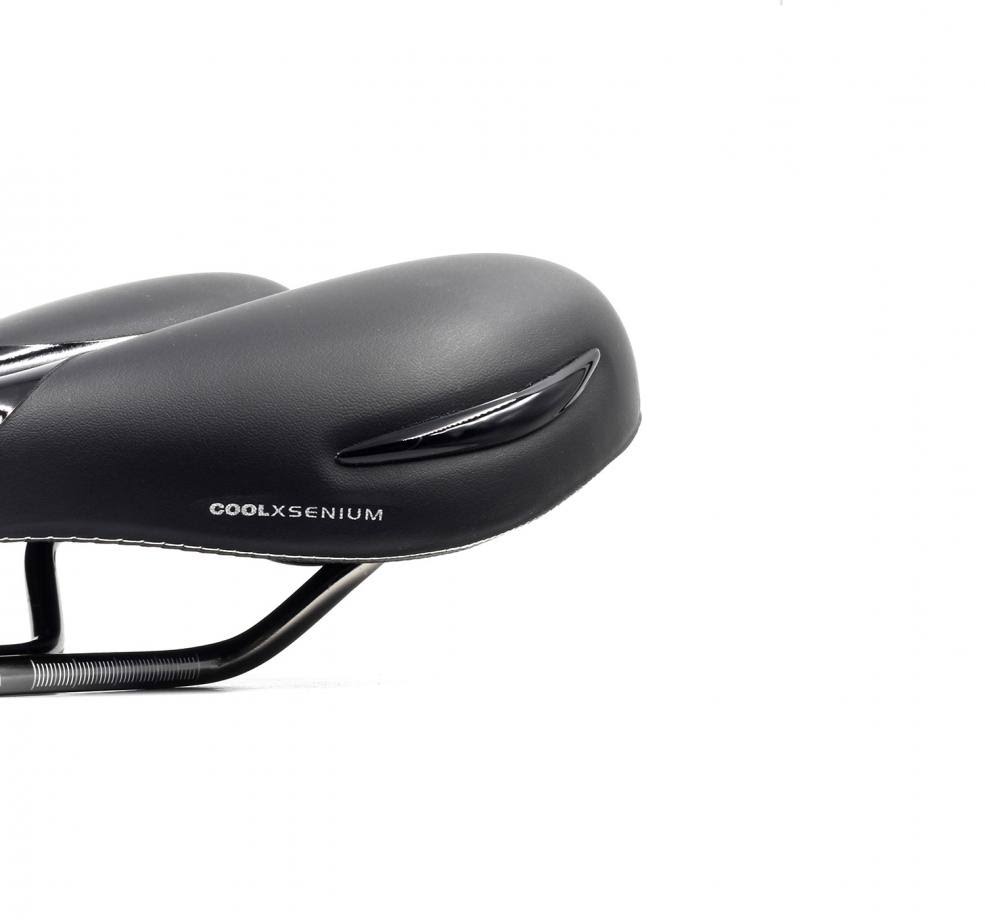 Black Woman Saddle 263x199mm I8537