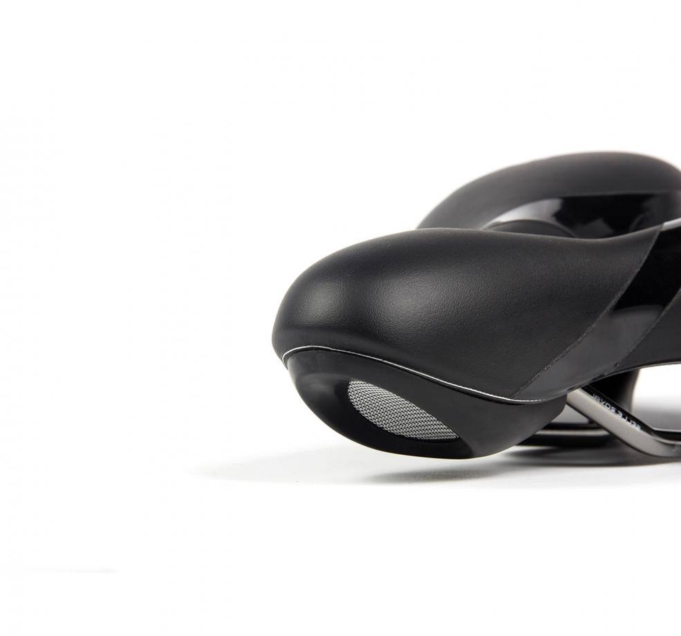 Black Woman Saddle 263x199mm I8537