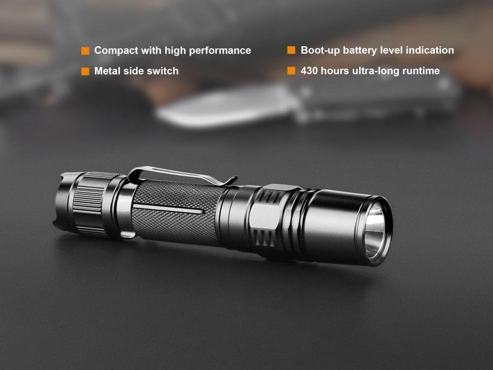 1000 Lumen Flashlight with USB Rechargeable Battery & Carry Case S69084