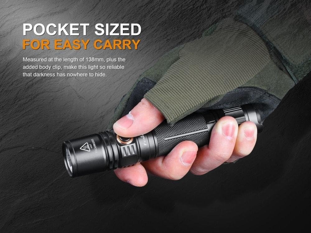1000 Lumen Flashlight with USB Rechargeable Battery & Carry Case S69084
